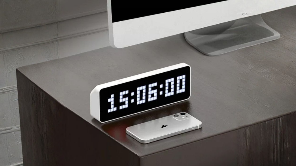 Relógio digital em pixel art no Contômetro VS001.